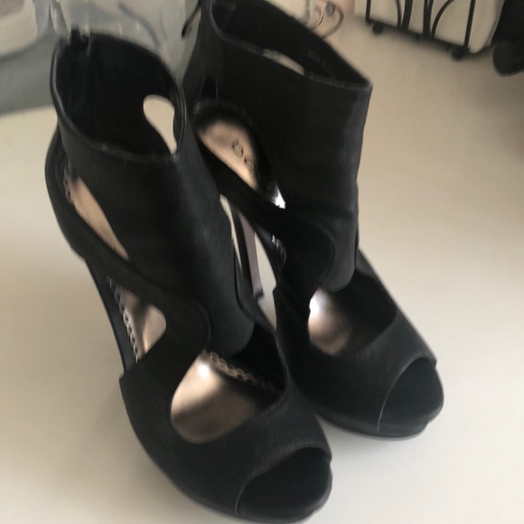 BeBe black open toe high heels size 7 - Picture 2 of 4